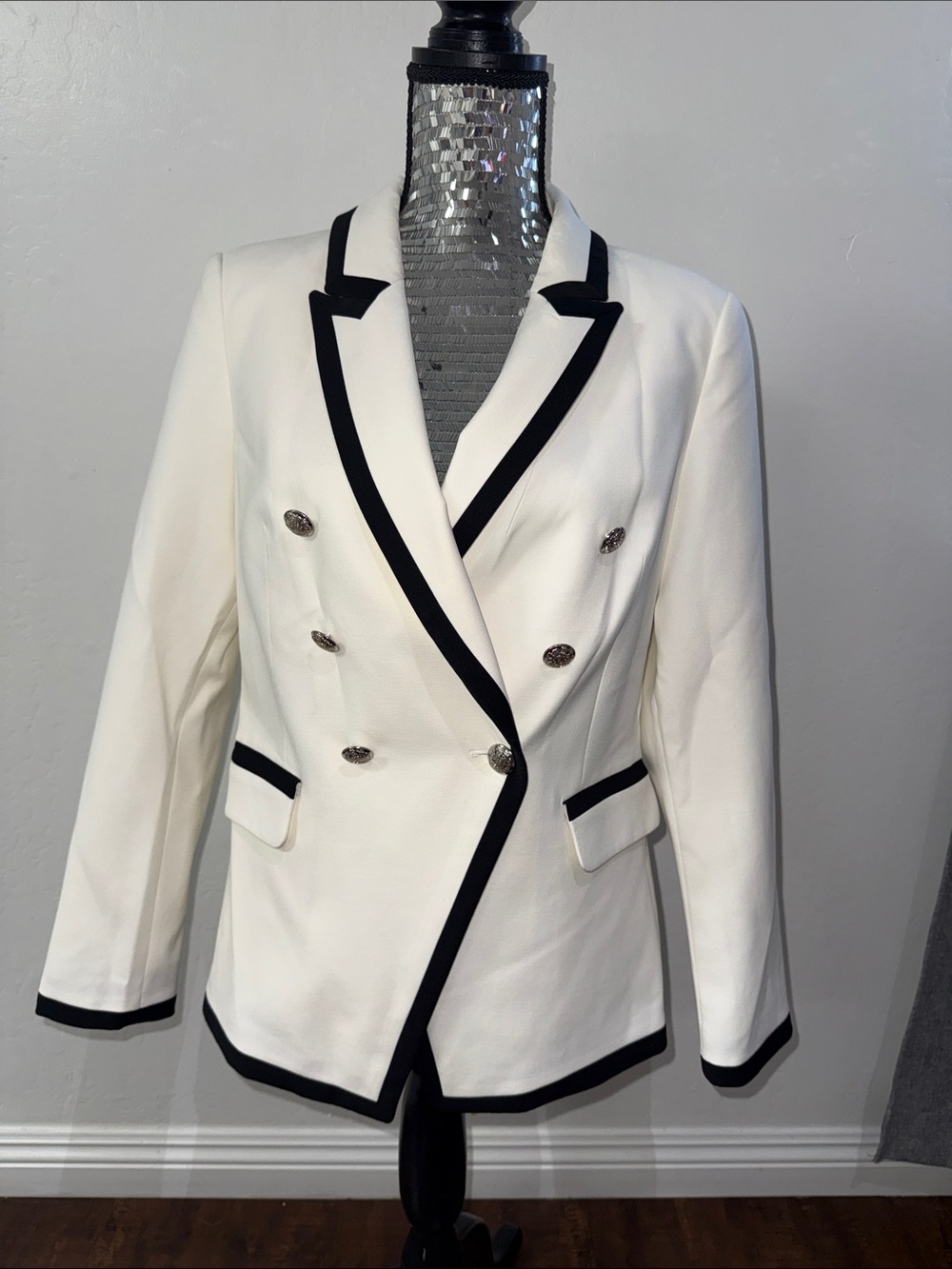 White House Black Market White Blazer with Black Piping